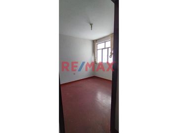 🌟 ¡Oportunidad única en Trujillo! 🌟

Descubre la casa ideal para tu familia o para un proyecto de inversión en la histórica y vibrante ciudad de Tru