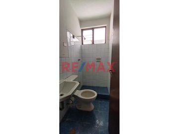 🌟 ¡Oportunidad única en Trujillo! 🌟

Descubre la casa ideal para tu familia o para un proyecto de inversión en la histórica y vibrante ciudad de Tru