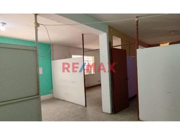 🌟 ¡Oportunidad única en Trujillo! 🌟

Descubre la casa ideal para tu familia o para un proyecto de inversión en la histórica y vibrante ciudad de Tru