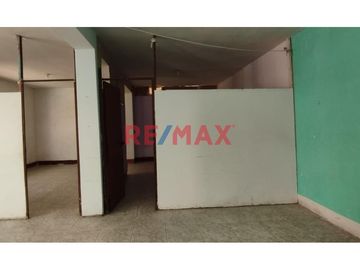🌟 ¡Oportunidad única en Trujillo! 🌟

Descubre la casa ideal para tu familia o para un proyecto de inversión en la histórica y vibrante ciudad de Tru