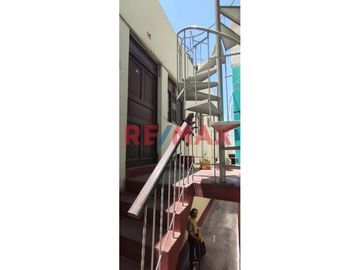 🌟 ¡Oportunidad única en Trujillo! 🌟

Descubre la casa ideal para tu familia o para un proyecto de inversión en la histórica y vibrante ciudad de Tru