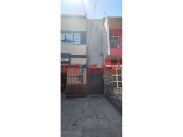 🌟 ¡Oportunidad única en Trujillo! 🌟

Descubre la casa ideal para tu familia o para un proyecto de inversión en la histórica y vibrante ciudad de Tru