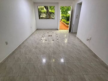 EN ARRIENDO CASA MOLINOS ALTO CAÑAVERAL. Cod A23811
