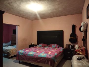 CASA EN VENTA  EN VICTORIA (8 CUARTOS)