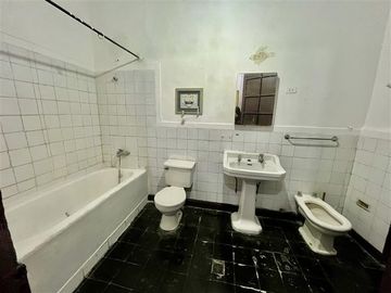 Casa en arriendo de 6 dorm. en Ñuñoa