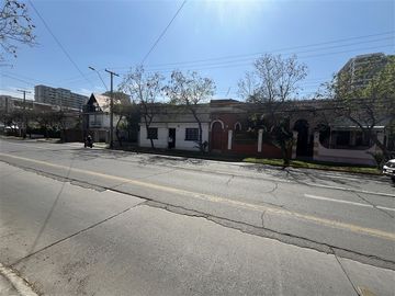 Casa en arriendo de 6 dorm. en Ñuñoa