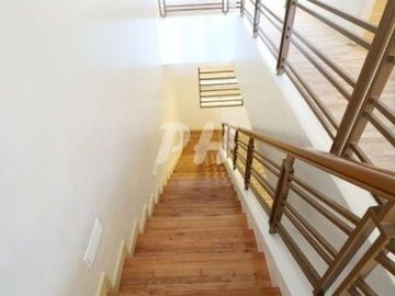 Classic Townhouse for Sale in Kamias near Mindanao Avenue PH1001