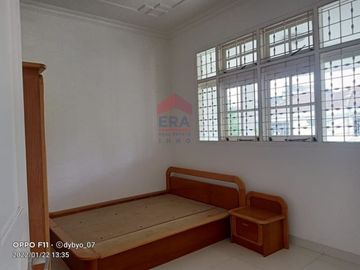 Rumah besar lokasi terbaik dan strategis di Surya Setra