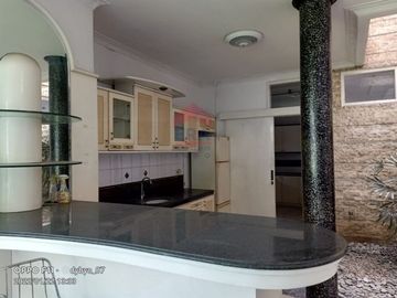 Rumah besar lokasi terbaik dan strategis di Surya Setra