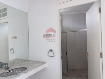 Rumah besar lokasi terbaik dan strategis di Surya Setra
