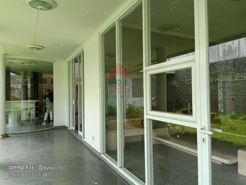 Rumah besar lokasi terbaik dan strategis di Surya Setra