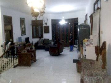 JUAL RUMAH MEWAH + KOLAM RENANG DI DAGO RESORT BANDUNG