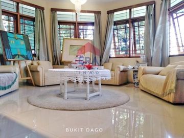 Rumah 2 Lantai Bukit Dago Utara