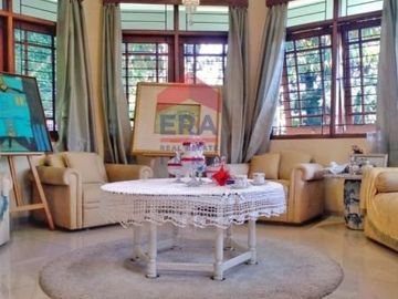 Rumah 2 Lantai Bukit Dago Utara