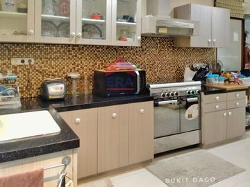 Rumah 2 Lantai Bukit Dago Utara