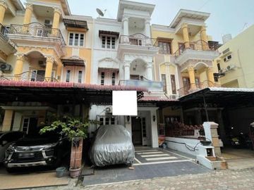 Villa Komplek Piazza Residence (Jalan Gaperta - Kapten Muslim) Medan