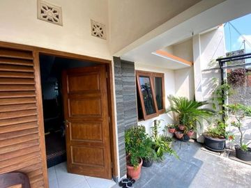 Dijual Rumah 2 Lantai Semi Furnished Super Strategis Segitiga Emas Yogyakarta