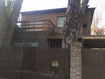 SU MEJOR OPCIÓN VENTA DE EXCELENTE CHALETS DE CUATRO DORMITORIOS EN HURLINGHAM