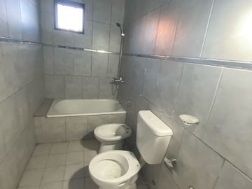 Casa de 3 ambientes en venta en  Berazategui