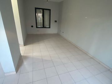 Casa de 3 ambientes en venta en  Berazategui