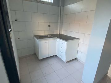 Casa de 3 ambientes en venta en  Berazategui