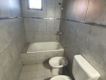 Casa de 3 ambientes en venta en  Berazategui