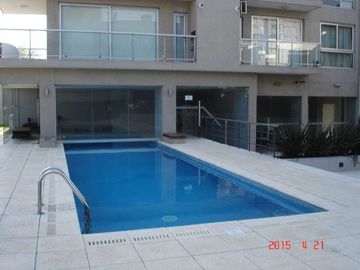 Departamento de 3 ambientes con balcón aterrazado.
