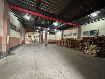 Gudang Strategis Dekat Tol Bintara Bekasi Akses Kontainer SHM