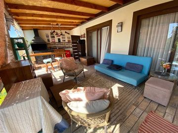 Casa en venta de 4 dorm./Piscina/Quincho en Condominio