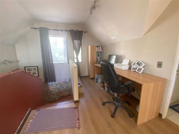 Casa en venta de 4 dorm./Piscina/Quincho en Condominio