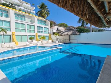 EN VENTA VILLA EN ACAPULCO DORADO FRACCIONAMIENTO LOMAS DEL MAR AMUEBLADA VISTA