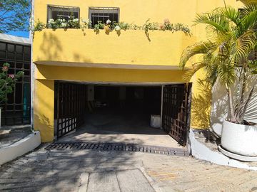 EN VENTA VILLA EN ACAPULCO DORADO FRACCIONAMIENTO LOMAS DEL MAR AMUEBLADA VISTA