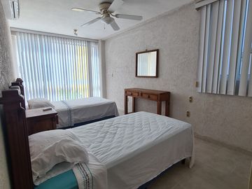 EN VENTA VILLA EN ACAPULCO DORADO FRACCIONAMIENTO LOMAS DEL MAR AMUEBLADA VISTA