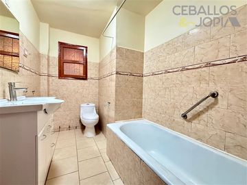Casa en venta de 3 dorm. en Villa Alemana