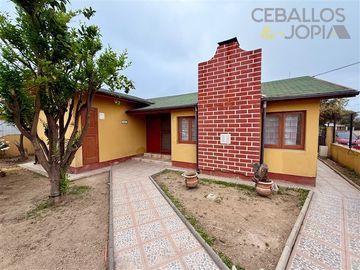 Casa en venta de 3 dorm. en Villa Alemana