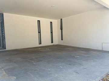 Estrene a una cuadra de la Avenida San Diego