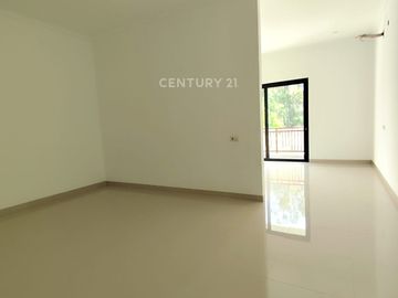 Rumah Tinggal Bangunan Baru Lokasi Strategis Di Pulomas S8116