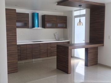 EN VENTA CASA EN BOSQUE SERENO RESERVA COUVET (NUEVA)  AL SUR PONIENTE