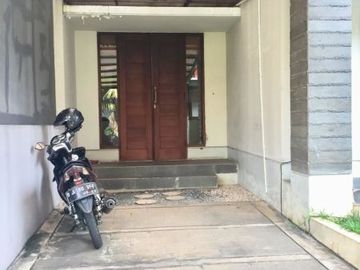 HOT SALE, Rumah Siap Huni di Emerald Bintaro Sektor 9 - 1399