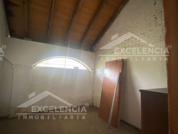 VENTA DE QUINTA EN LA COL. DEFENSORES DE PUEBLA .
