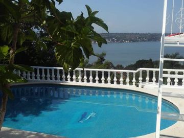 Venta de casa en Tequesquitengo, Morelos.