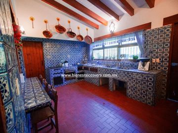 CASA EN VENTA EN TEQUISQUIAPAN CENTRO GALL
