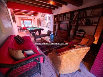 CASA EN VENTA EN TEQUISQUIAPAN CENTRO GALL