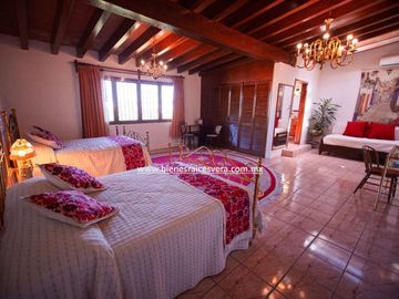 CASA EN VENTA EN TEQUISQUIAPAN CENTRO GALL