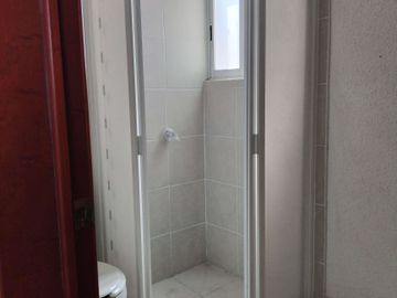 VENTA Casa Nueva, 3 o 4 recamaras, 2 estacionamientos, cisterna, 3 niveles.