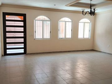 VENTA Casa Nueva, 3 o 4 recamaras, 2 estacionamientos, cisterna, 3 niveles.