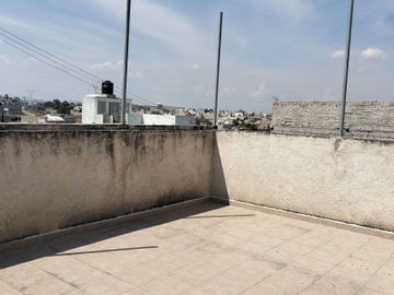 VENTA Casa Nueva, 3 o 4 recamaras, 2 estacionamientos, cisterna, 3 niveles.