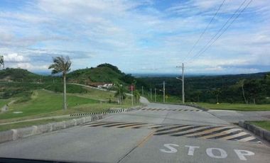 3 Bedroom Condo For sale inside Clark Freeport Zone 113sqm with Balcony