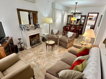VENTA CASA 6 AMBIENTES