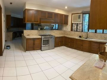 House for Sale in Dasmarinas Village